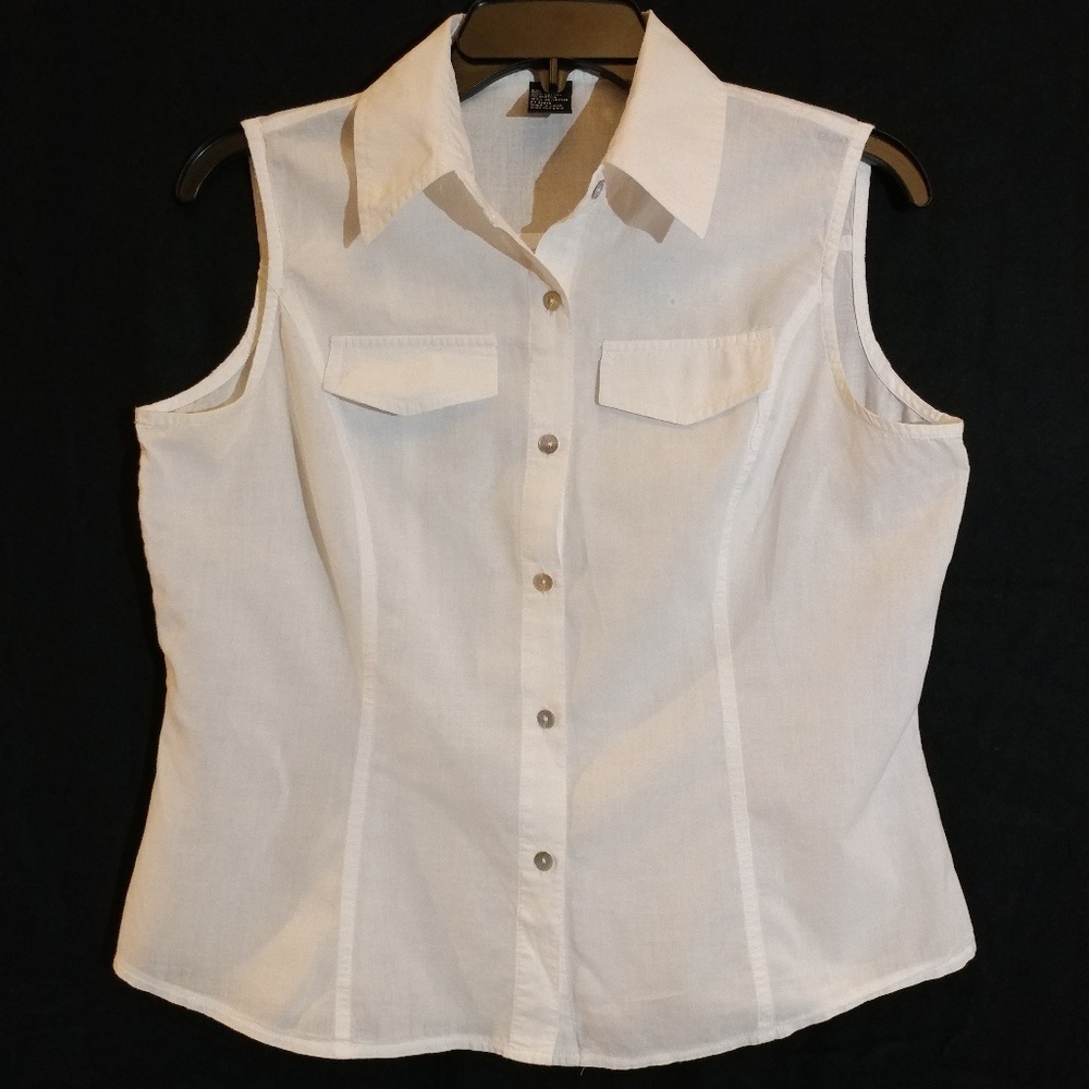 Autograph Sleeveless Button-Down Top